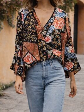 Design Lab Lord & Taylor Patchwork Floral Blouse Black V-Neck Boho Chic